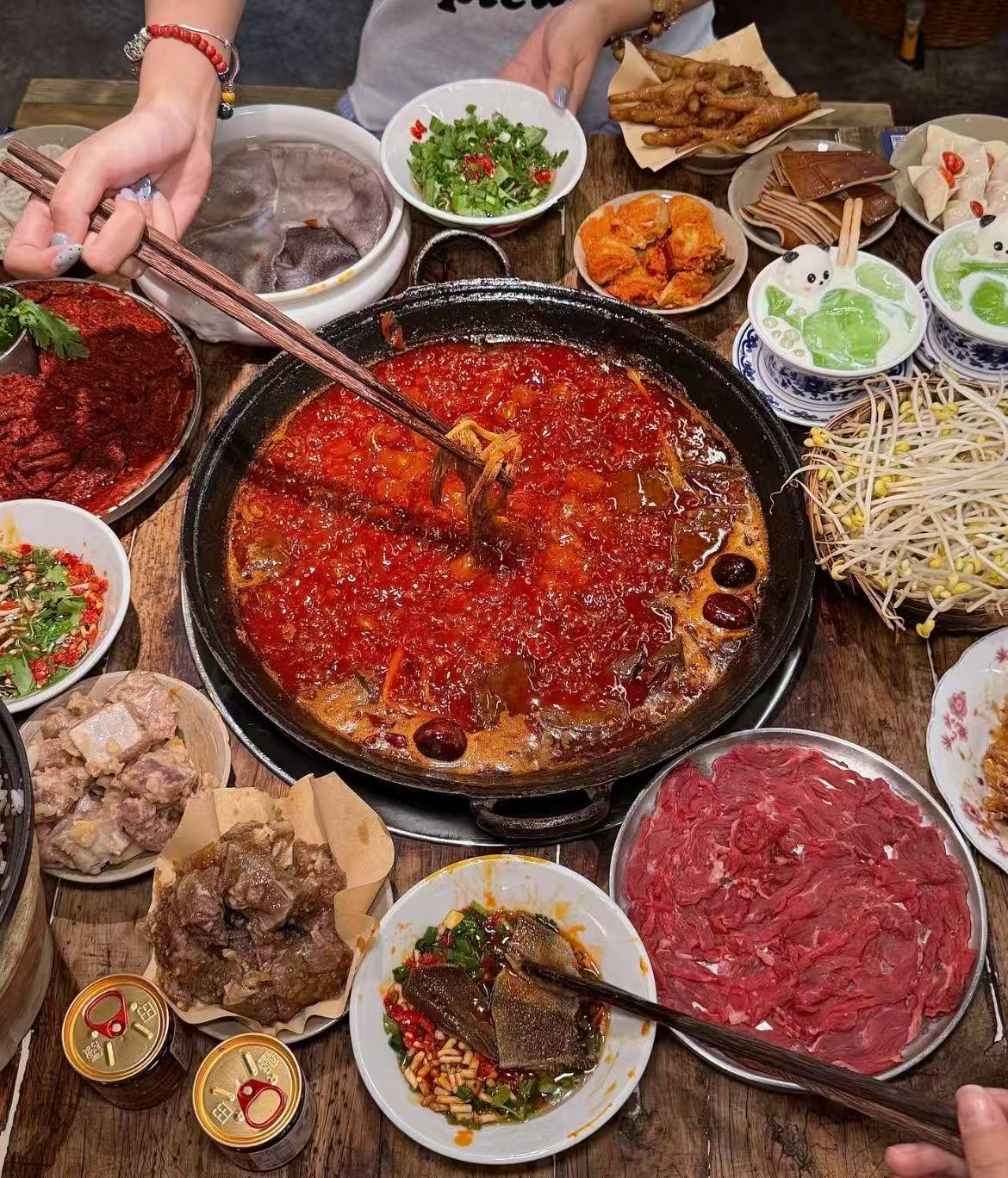 2025春熙路火鍋品牌新鮮出爐，特色美食/火鍋/火鍋店/美食/重慶火鍋/老火鍋/川渝火鍋火鍋品牌必吃榜