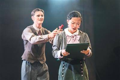 從遠洋巨輪到藝術空間 “明華輪”變身跨國戲劇舞臺