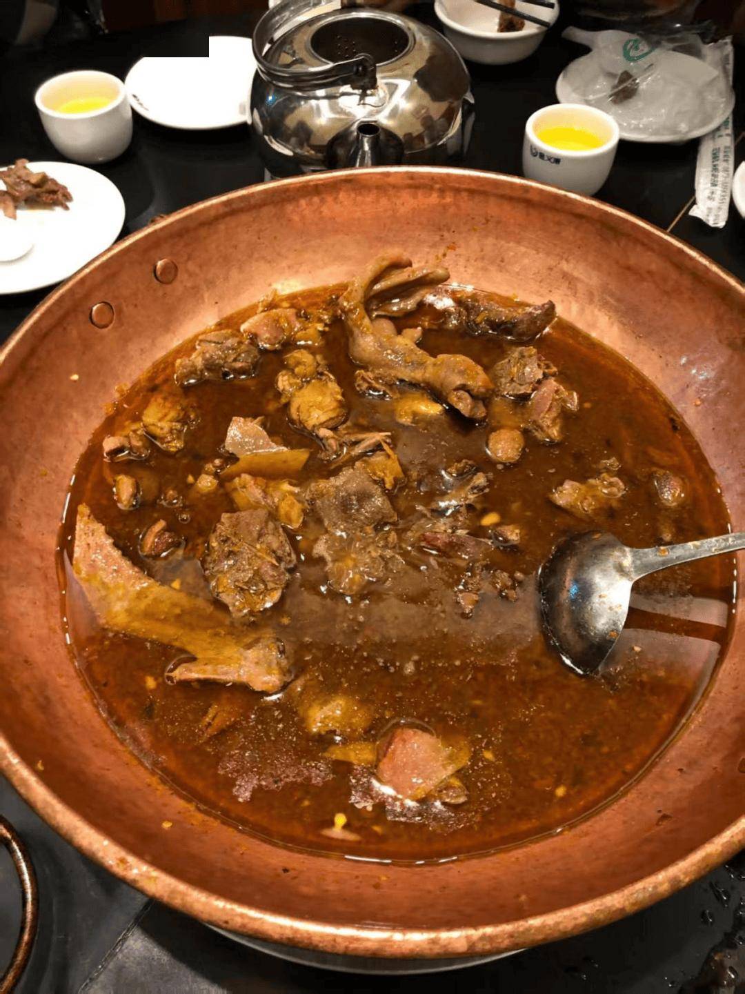 嘮叨鴨、米線、牛肉麵……跟著熱劇，一起走進昆鋼的美食~