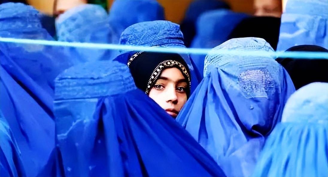 原創阿富汗永久禁止女性上學！少女絕望背後，國家正在走向慢性死亡