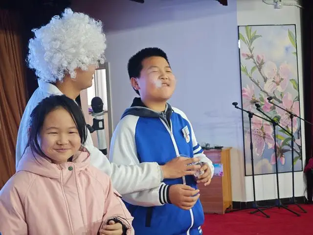 黃松峪中學舉辦科技嘉年華，AI運動體驗成全場焦點