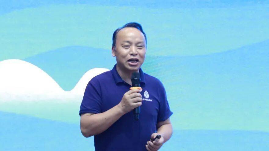 福建廈門：把學校建在圖書館——記福建省廈門市新教育學校“把學校建在圖書館”閱讀生態建設