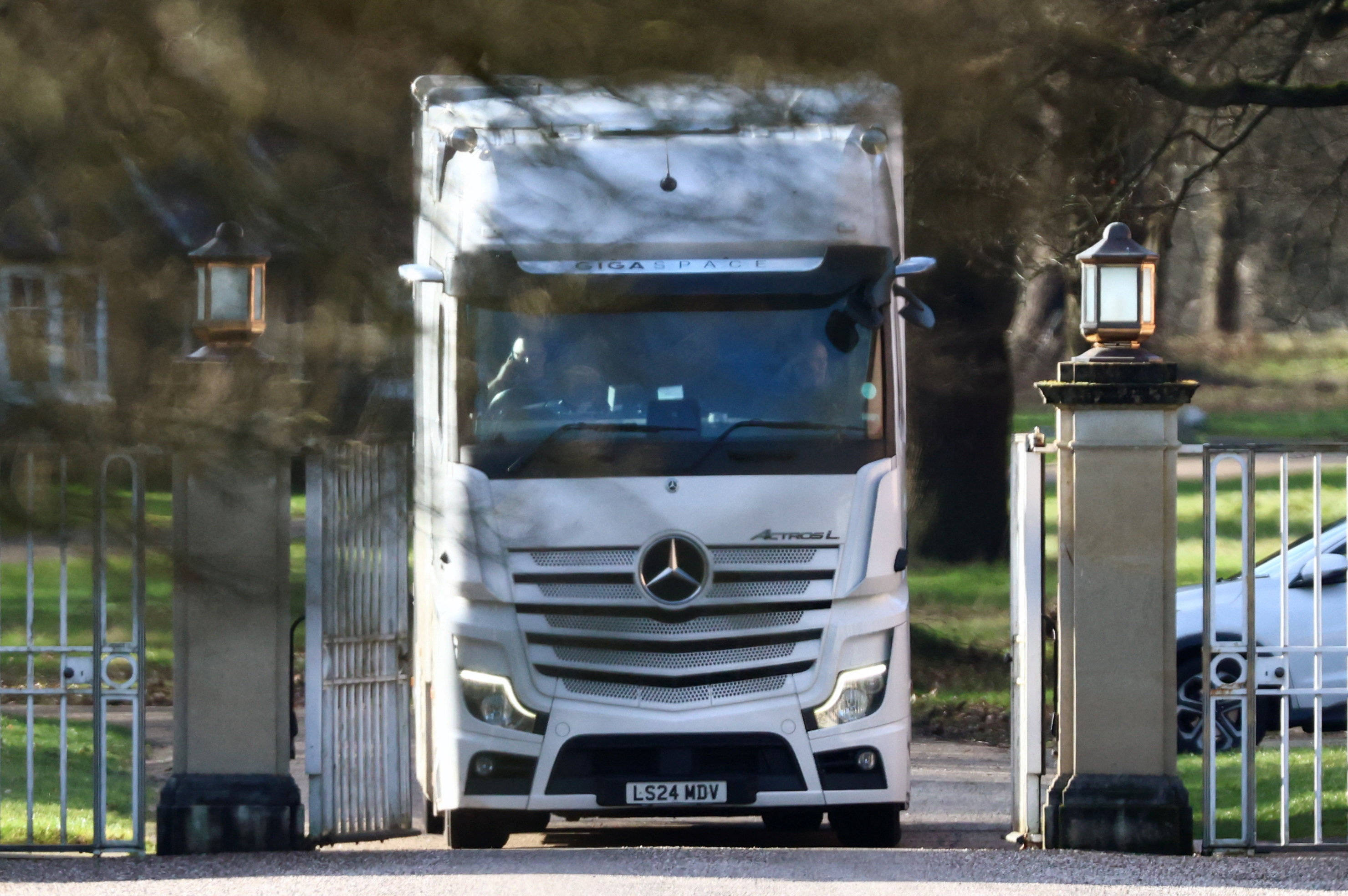 （外代一線）愛潑斯坦案新檔案公開後 英王之弟安德魯連夜搬家