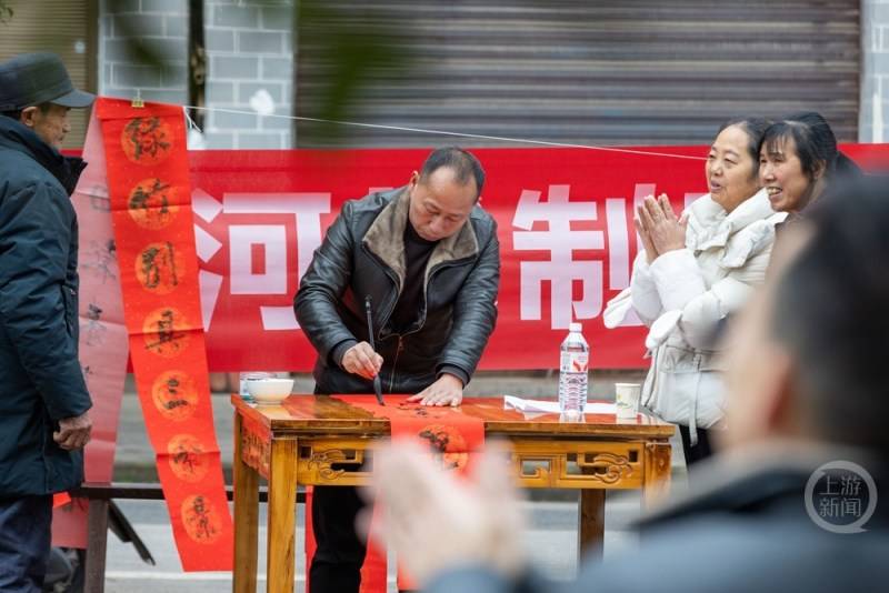 年味滿鄉間 “文藝快遞”新春進基層