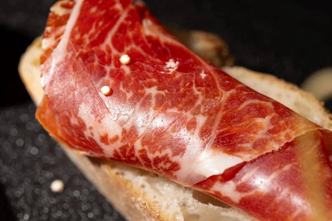 快放假了，美食公司都買些什麼好吃年貨回家？