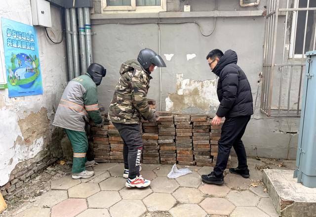 西城展覽路街道快速處置民生訴求，居民送錦旗點贊“馬上辦”