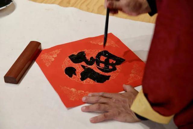 博物館裡過大年｜抗戰館新春送“福”書法活動，快來一起沾“福”氣吧！