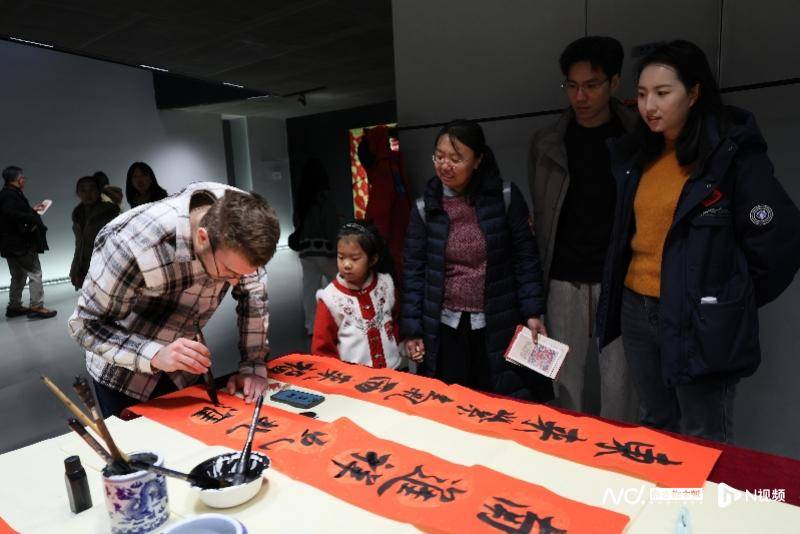 馮驥才博物館新春非遺活動：讓留學生感受中國年味兒