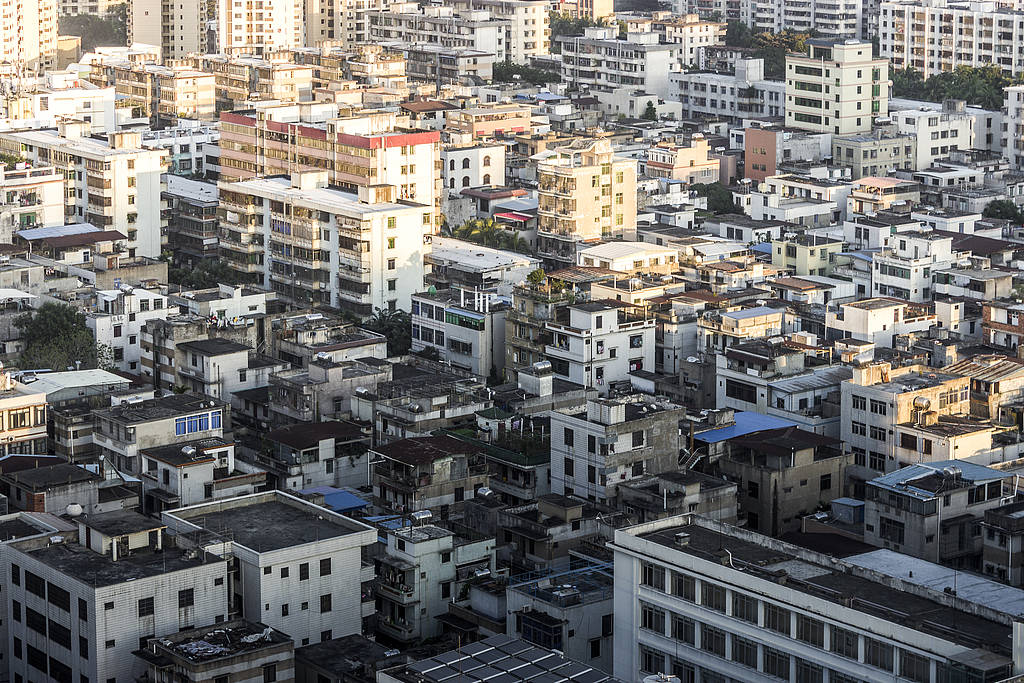 多地收購二手房作保租房，“老破小”有救了？
