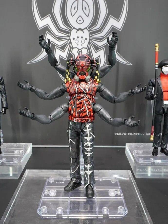 假面騎士：SHF Kumo Aug（新・假面騎士）展會圖公開，動漫版Zeztz角色周邊來襲
