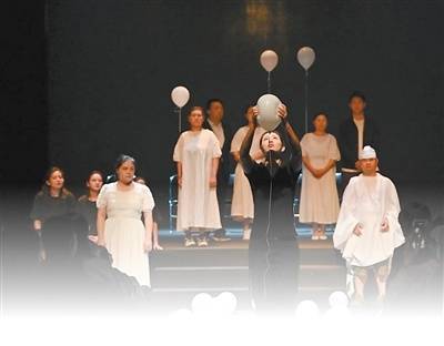 戲劇的世界沒有殘缺