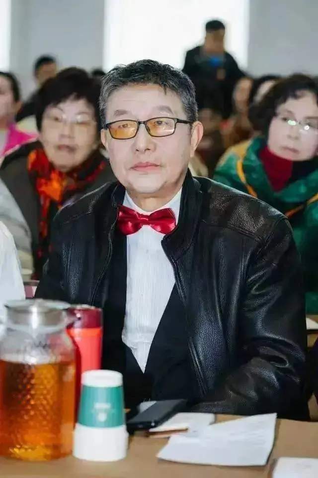 詩意江城：酒酣敘舊誼 茶餘話新聞——詩人言為心聲詩歌近作欣賞