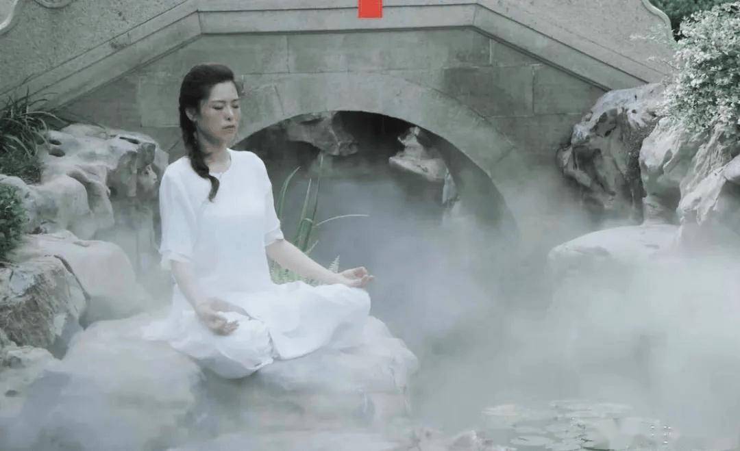 女性“最佳體重”已公佈，不是100斤，而是這個數，越接近越年輕健康！