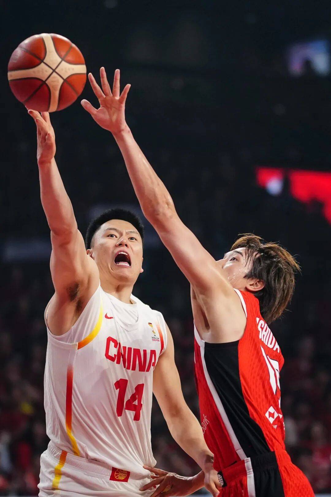 這一夜，李弘權哭了，多少中國男籃的球迷也哭了