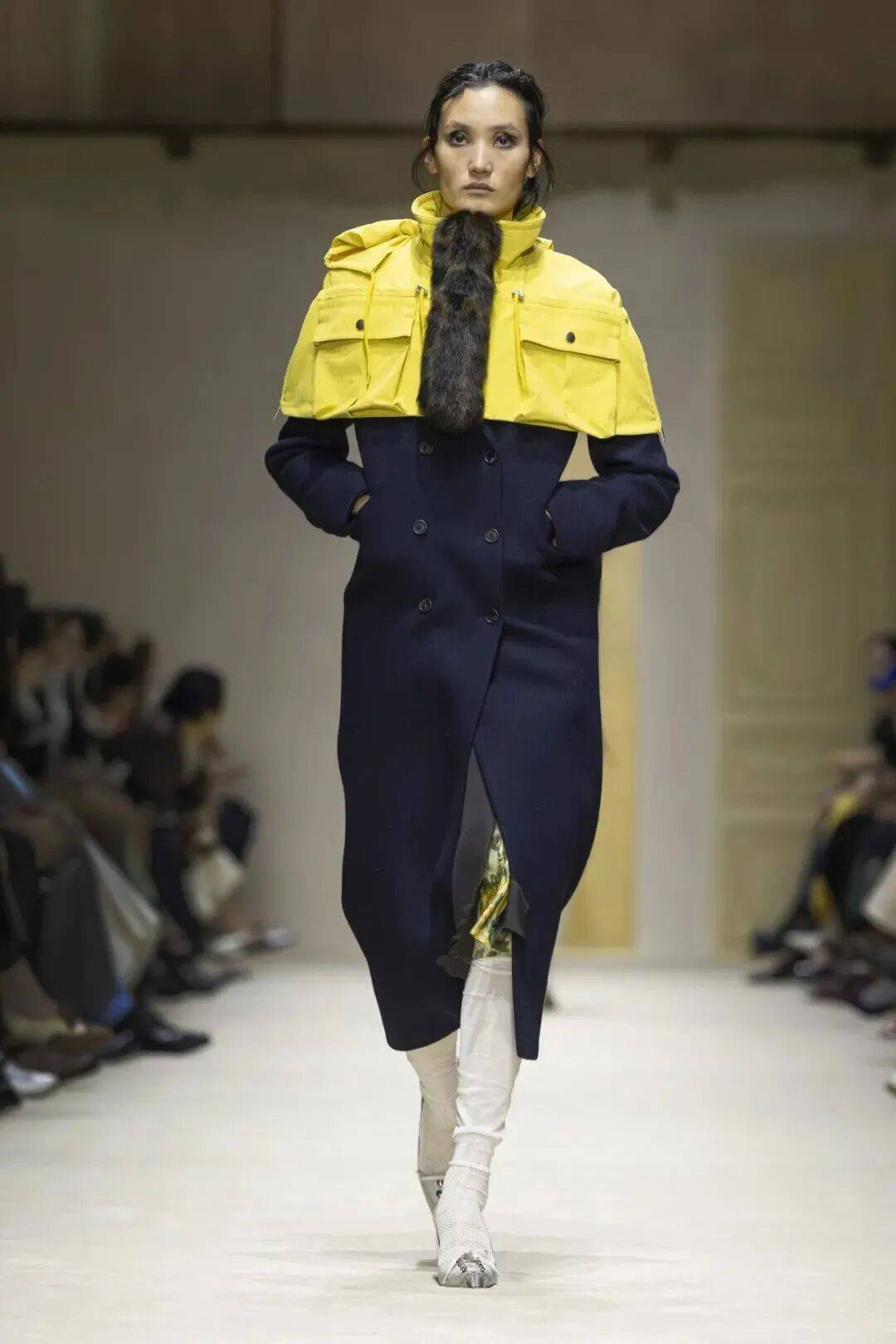 十五位女性，六十套造型，Prada 如何理解穿著