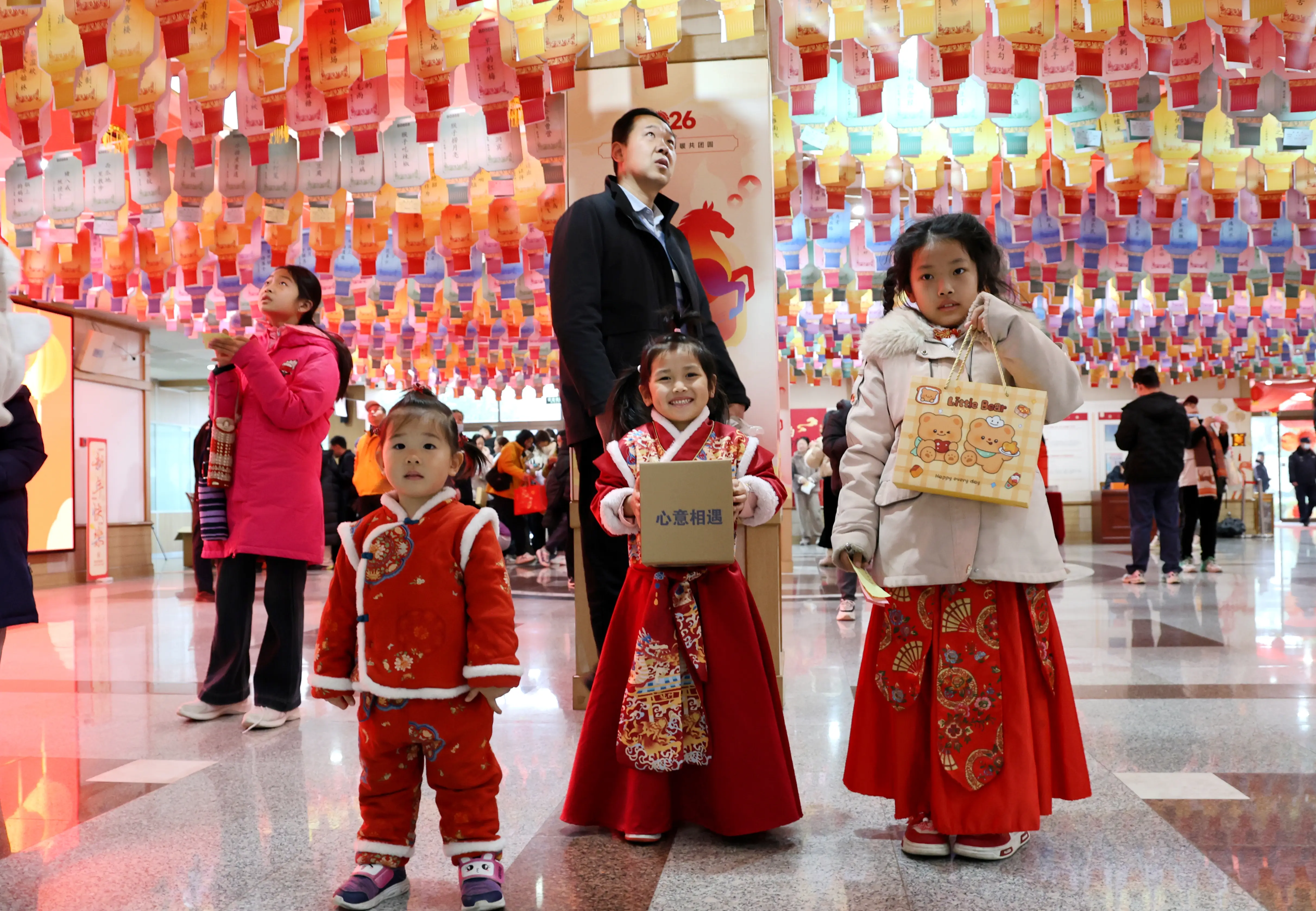 省圖書館元宵燈謎會延續馬年春節文化年味兒