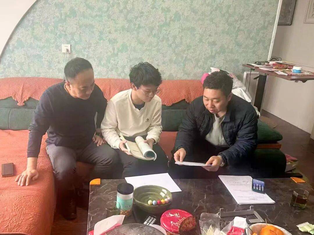 以溫情守護成長，石家莊精英中學開展家訪活動