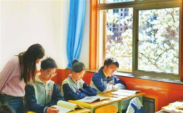 在“玉蘭教室”邂逅中式美學，一位中學語文老師的詩意思政課