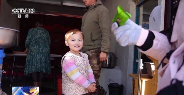 20萬餘頭牛羊“搬家”進行中 阿勒泰春季轉場有多壯觀