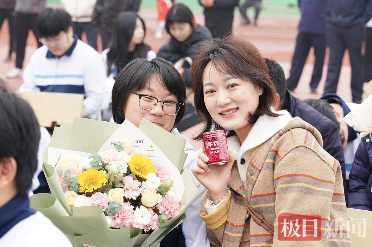 大學中學“同臺共講”，成人禮變身思政大課堂