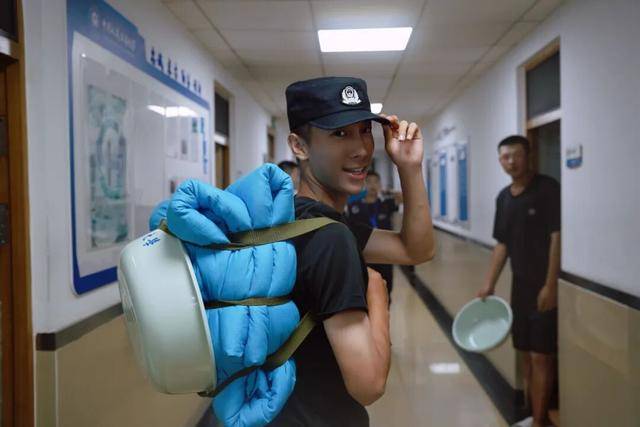 “住手，我是公安大學的！”