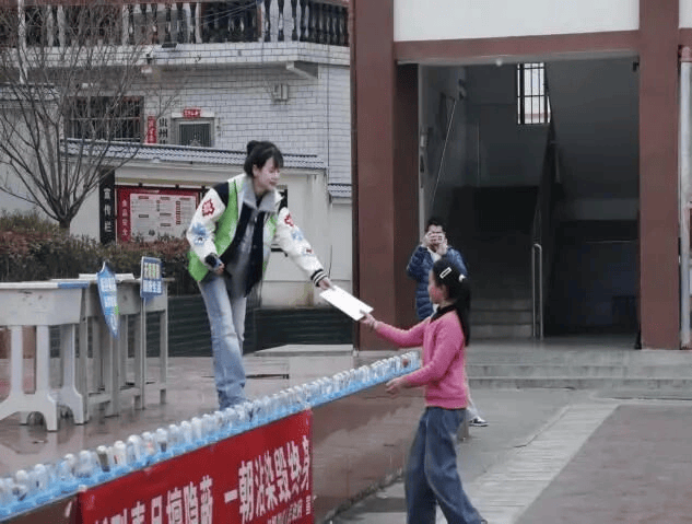 創新打造雙軌課堂！貴州水職院走進清鎮品橋小學開展志願活動