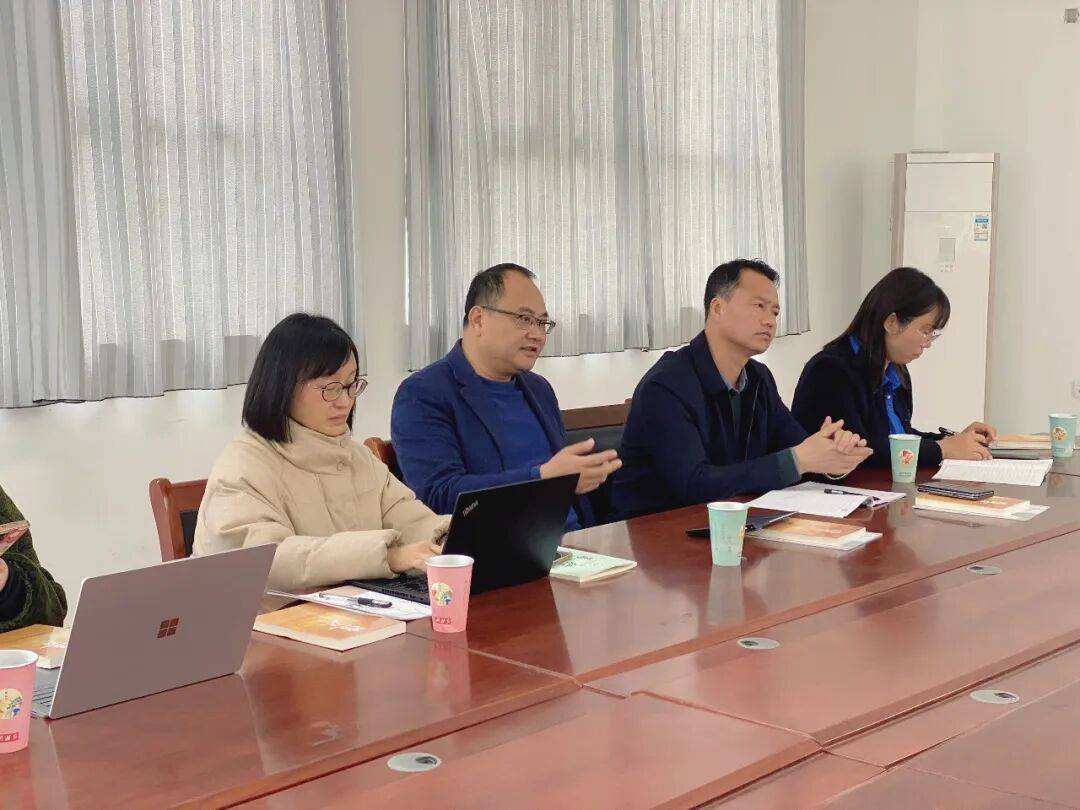 教育部中學校長培訓中心專家團隊蒞臨南陽市第六完全學校調研指導