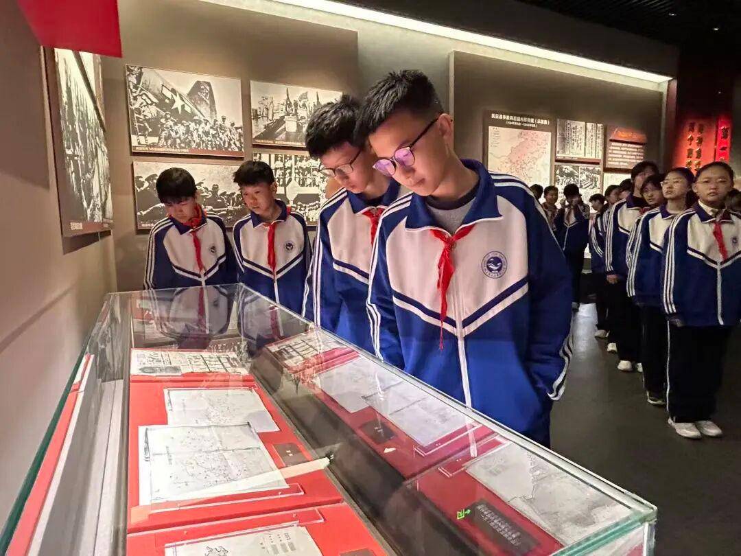 原創清明祭英烈 薪火永相傳——濟南市萊蕪第一中學初中部（濟南市魯礦中學）赴萊蕪戰役紀念館開展祭掃活動