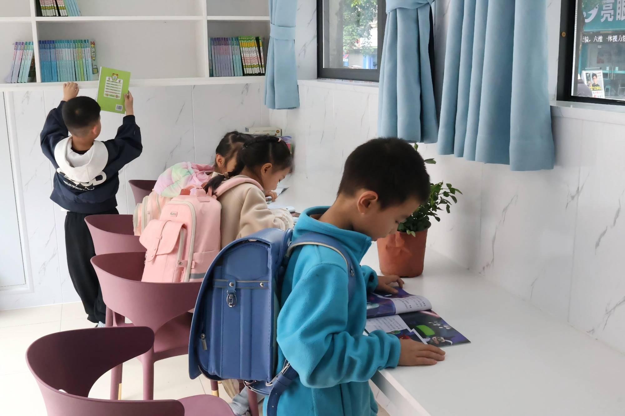 方寸小屋藏大愛 西城小學描繪為民辦學暖底色