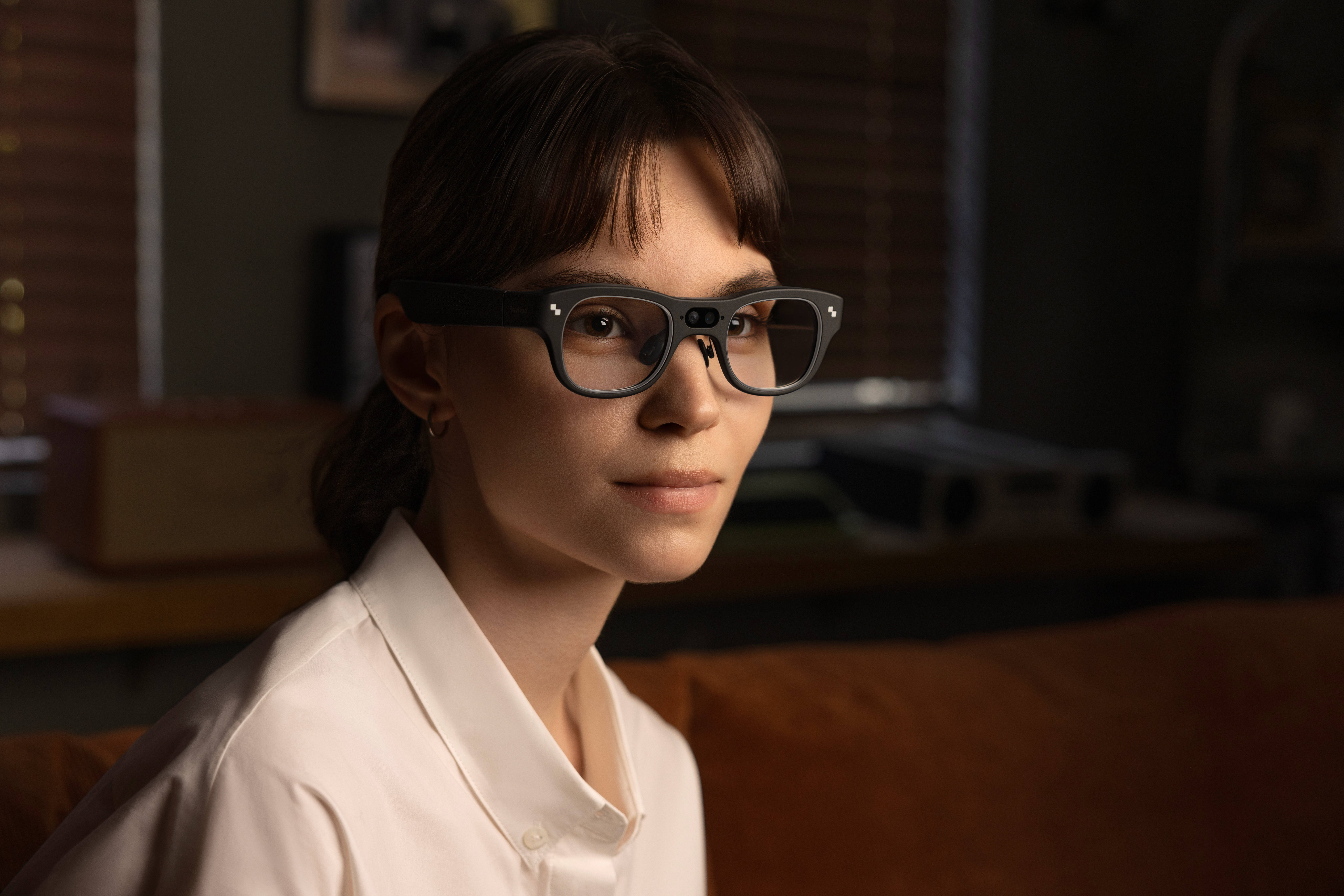 所見即所購，雷鳥創新聯合京東科技上線首個全綵智慧眼鏡購物應用