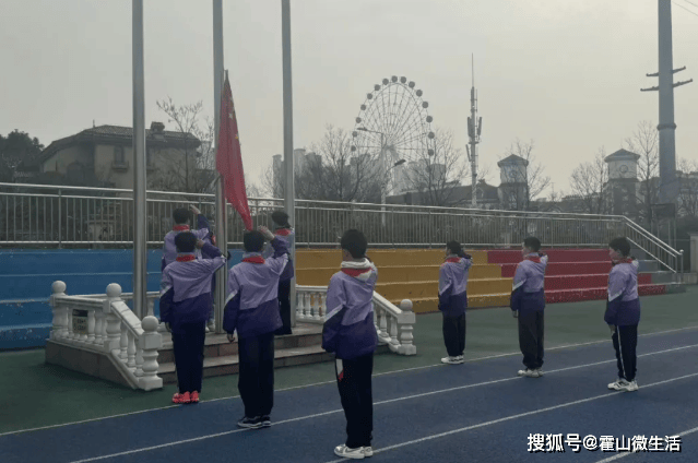 霍山文峰小學開展“雷鋒月”系列活動