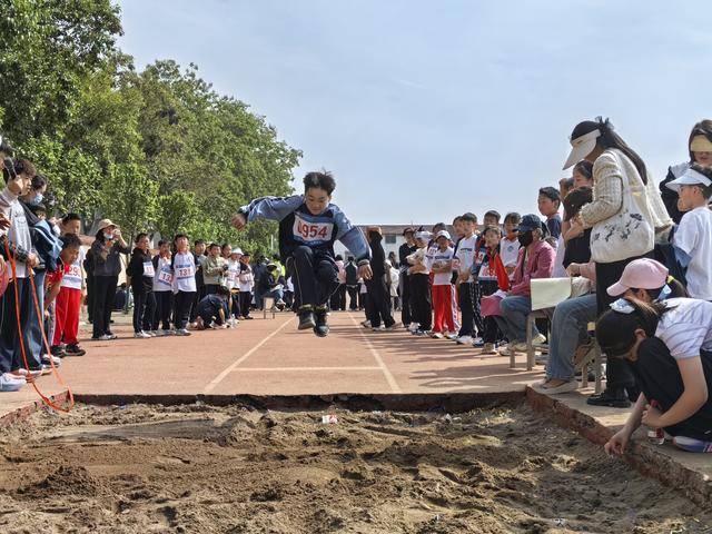 濟源黃河路小學2026年春季“愛·美”田徑運動會活力啟幕
