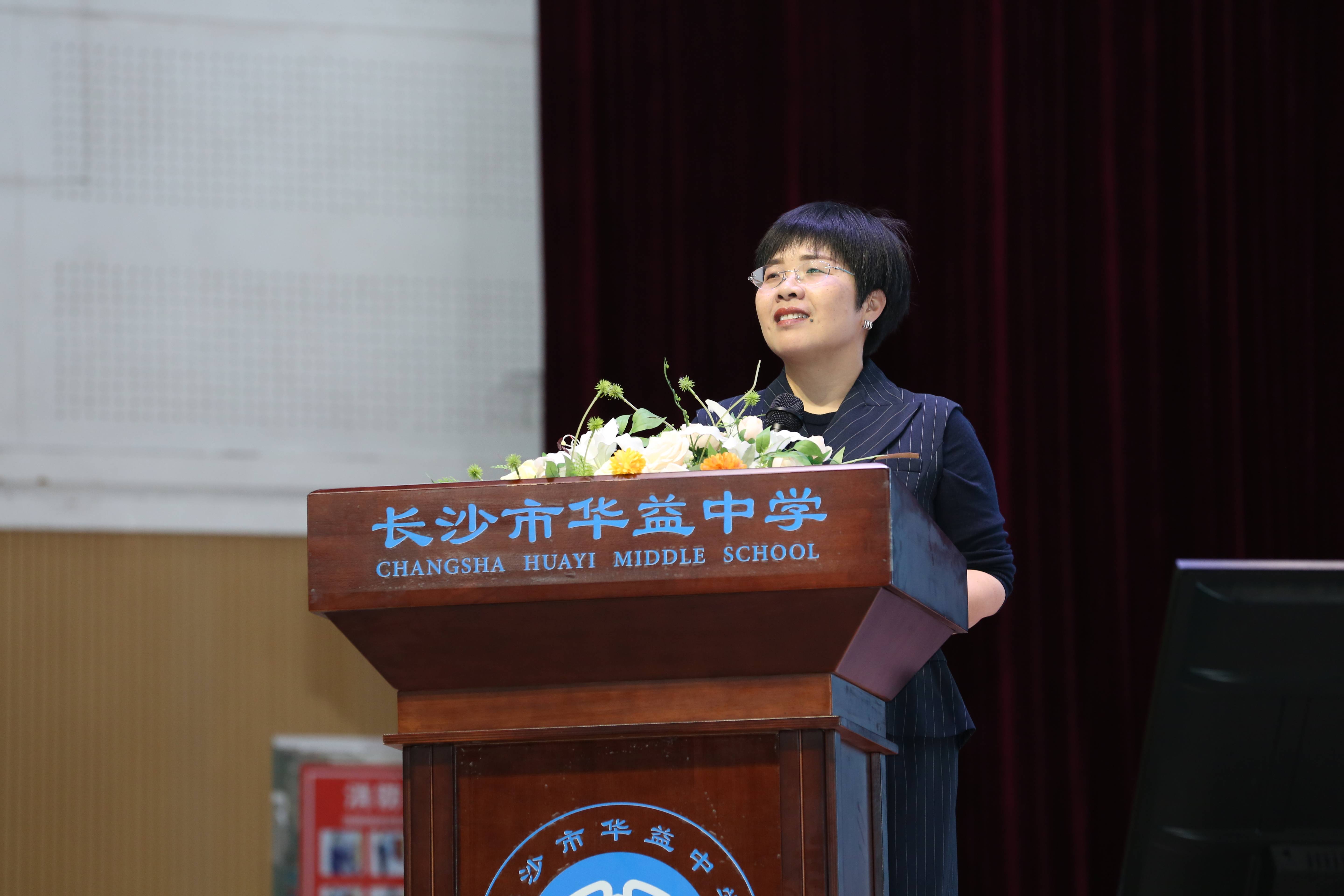 華益中學校園開放日，迎來近1000組準初中生家庭