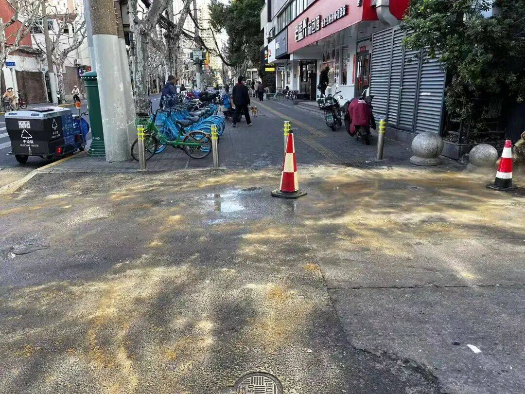 汙水外溢陷僵局，多方矛盾如何快速破解？