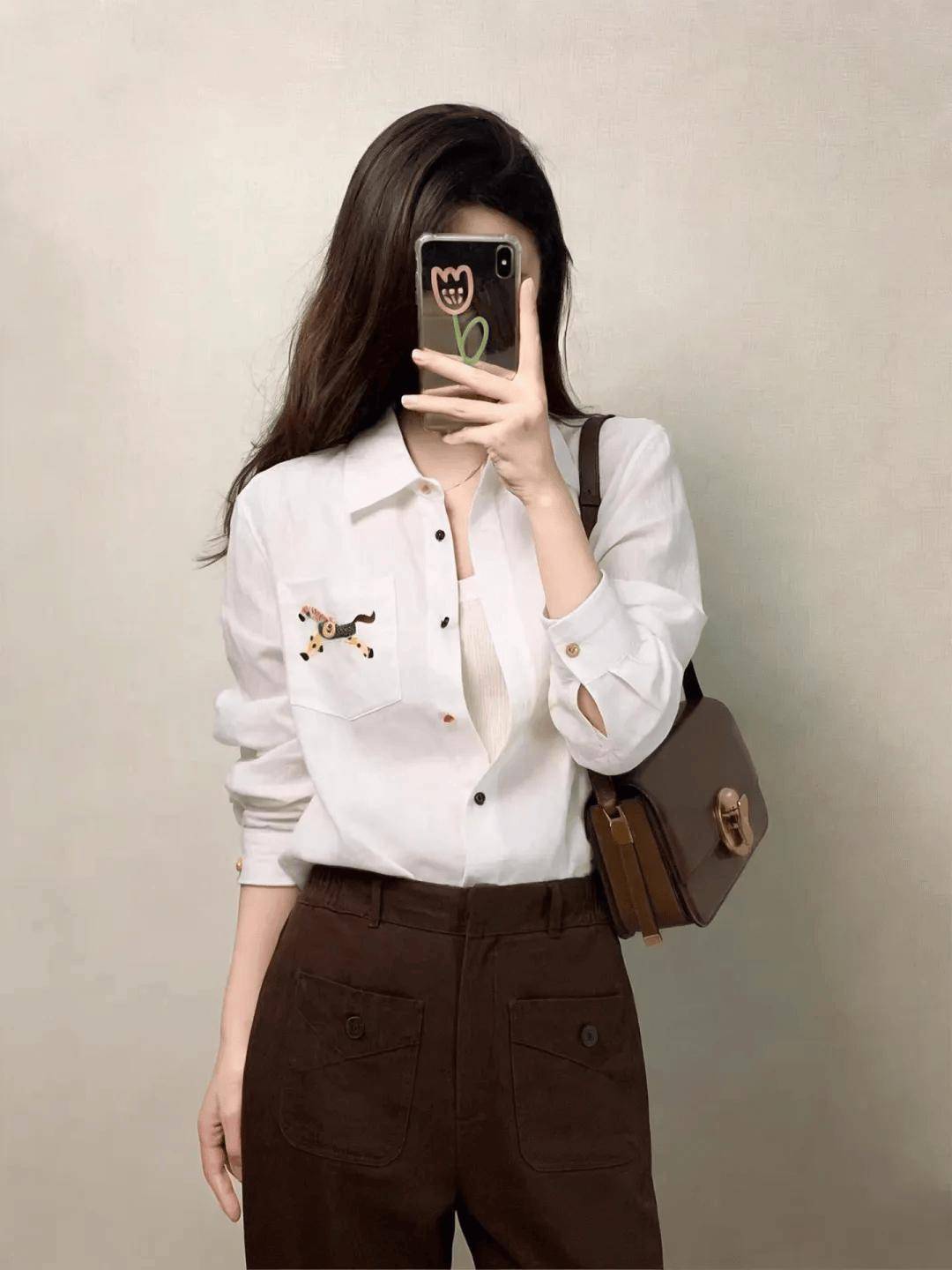 義大利百年“老錢風”，彩虹扣+小馬刺繡苧麻襯衫，穿出定製質感！