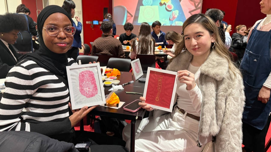 外國留學生怎麼慶祝春節？當然是帶著爸媽來上海