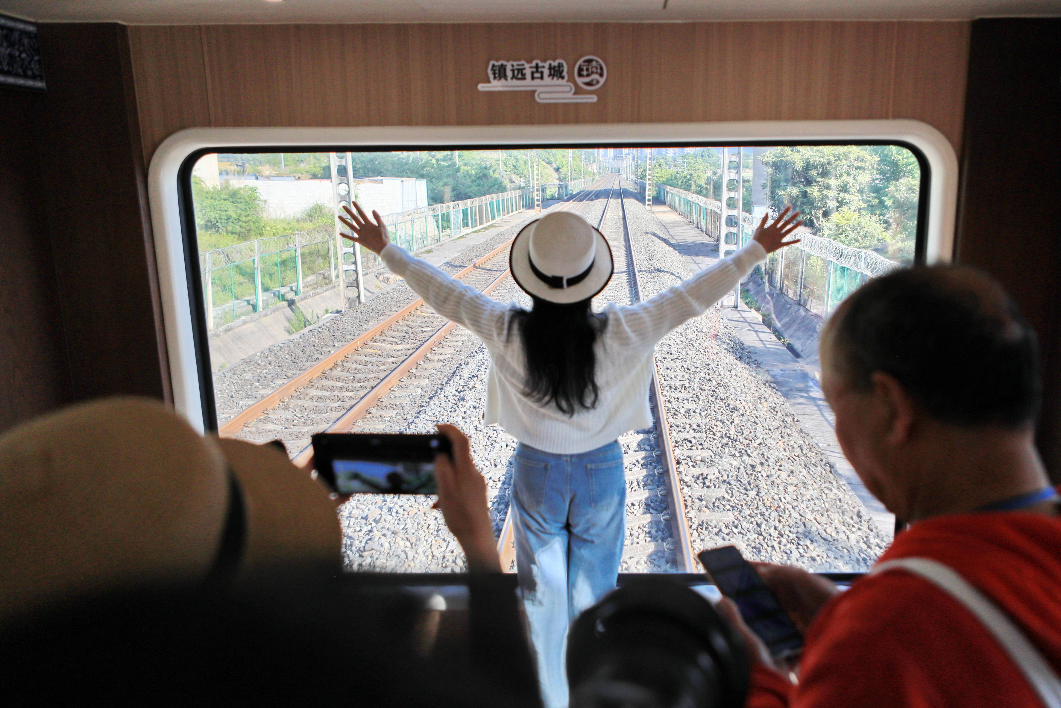 貴州貴陽：“錦繡山河·多彩貴州號”旅遊列車首發#