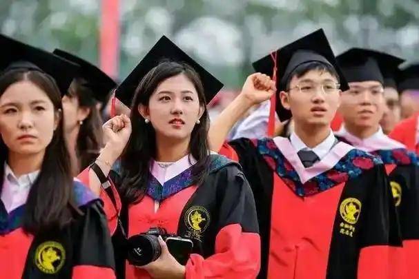 原創三年減少131萬人，考研“退燒”後，市場降溫還是分化？