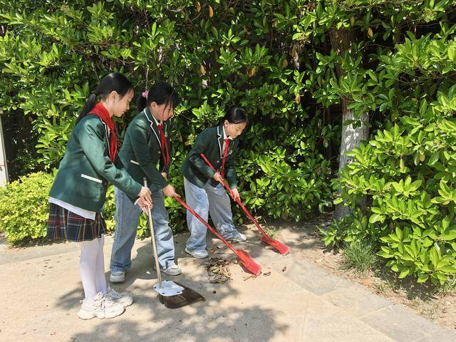 鄭州高新區蓮花街小學開展勞動節主題系列活動