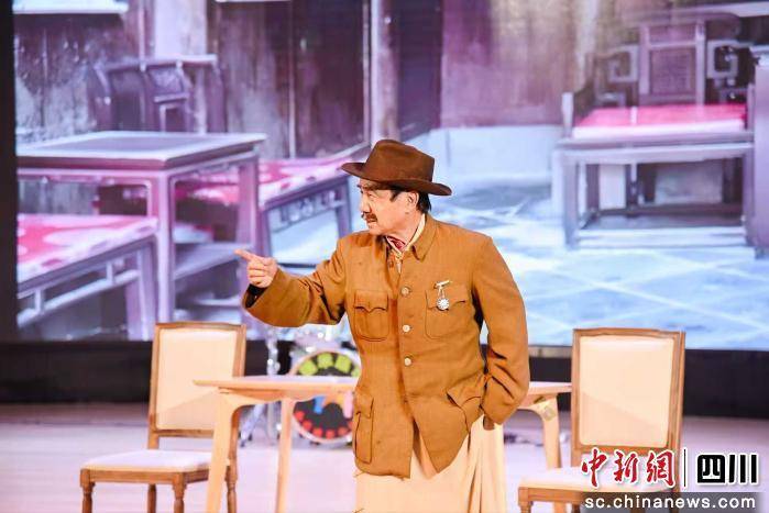 84歲“王保長”來咱們學校啦！非遺曲藝走進成都中學校園