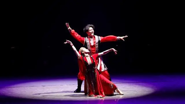 舞韻展芳華！青島大學畢業生舞蹈專場演出彰顯青春活力