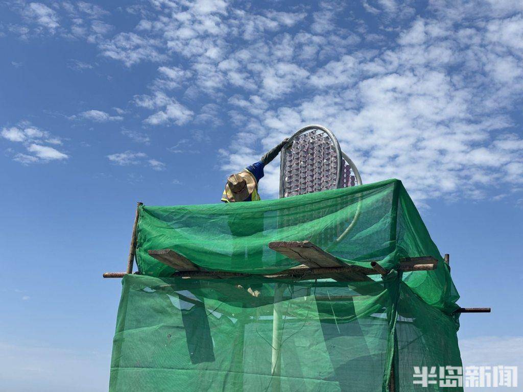 光影愛心將煥新！青島網紅打卡愛心雕塑迎來“美容”