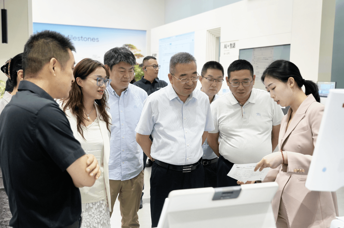 科大訊飛與萬新光學集團達成戰略合作，共築AI眼鏡產業新生態