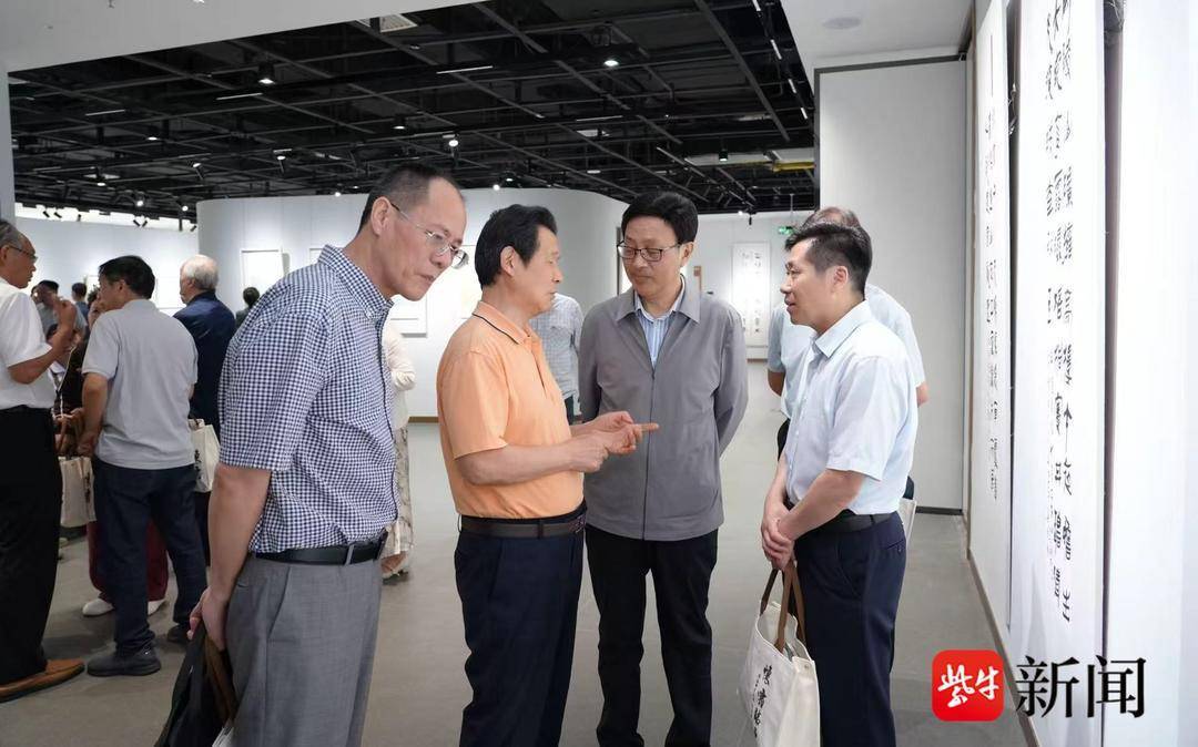 以超然之心攀登藝術之巔，“懷霜臨雲”周善超書法作品展開幕