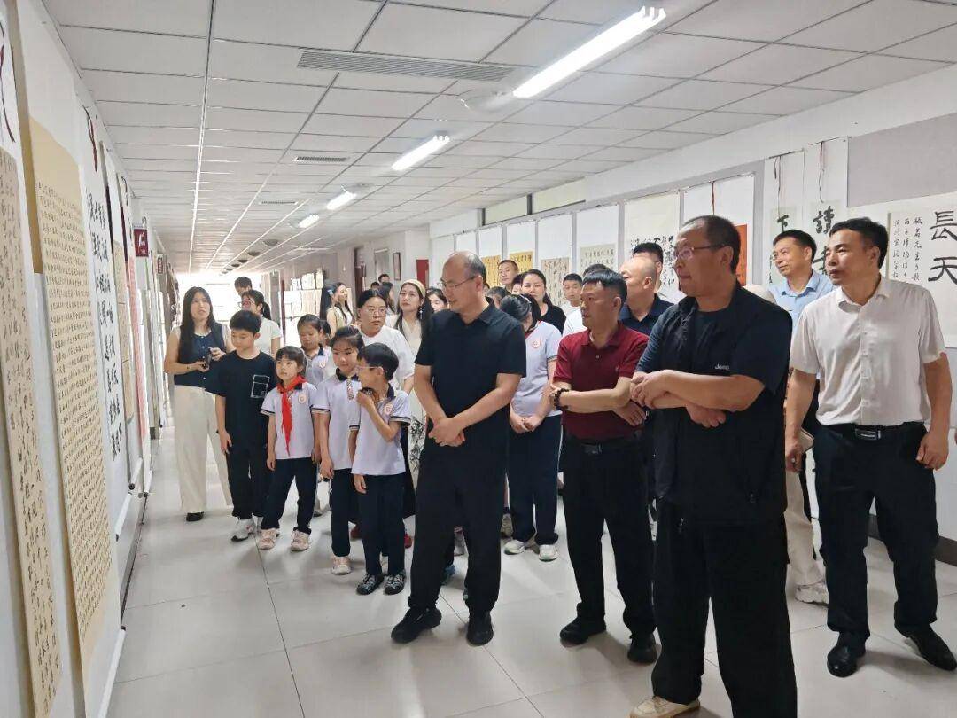 原創臨沂市書法家協會 “文潤沂蒙·書法百校行 ”主題活動走進沂河實驗小學