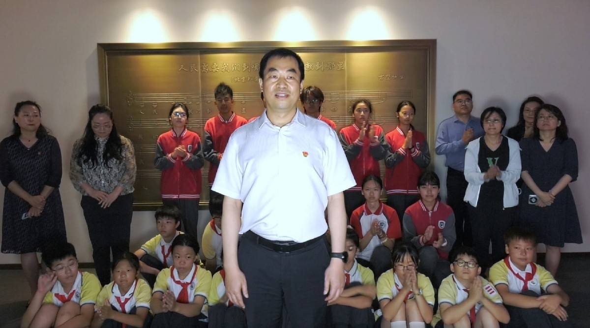 “傳承紅色基因 講好中國故事” ——大中小學齊聚北外校史館共上沉浸式“大思政課”
