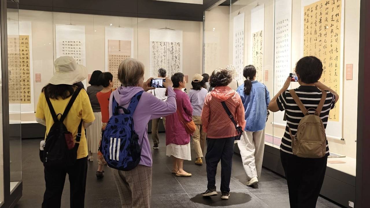 原創“光輝歷程”吉林省書法攝影主題作品展在長春開展