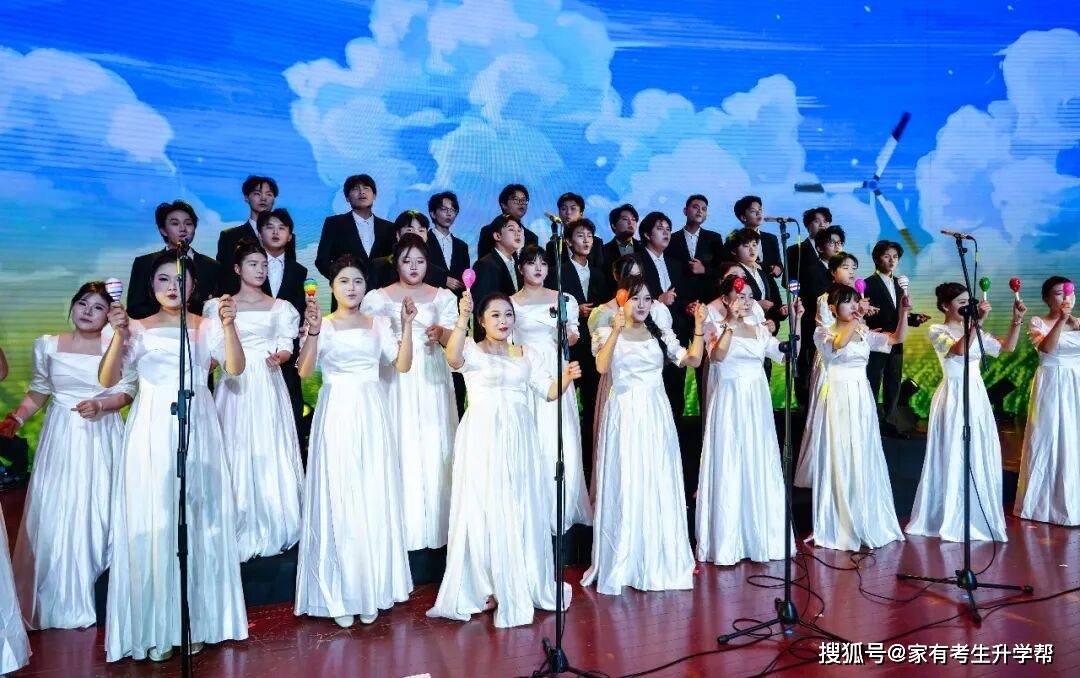 青春向黨、藝書啟航，鄭州藝書高階中學2026屆畢業晚會紀實