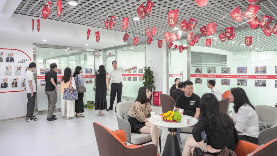 拓宇增輝 巔峰再續｜愛因森教育官渡學校全新升級，盛大開業！