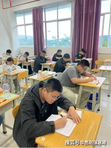引入名師天團 雲南經濟管理學院附屬高階中學高質量發展啟新程